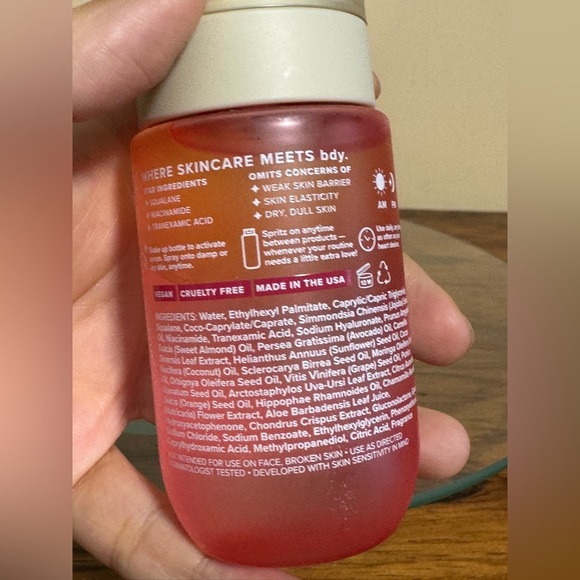 Tree Hut bdy. Brightening Dual Phase Body Serum Mist with Niacinamide + Squalane - Picture 4 of 7